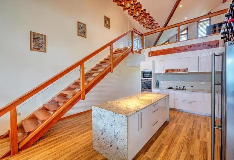 1 Bedroom Penthouse Apartment, Maui Palms