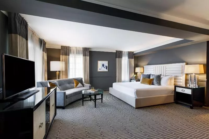 Deluxe-huone King-vuode, Ambassador Hotel Tulsa, Autograph Collection