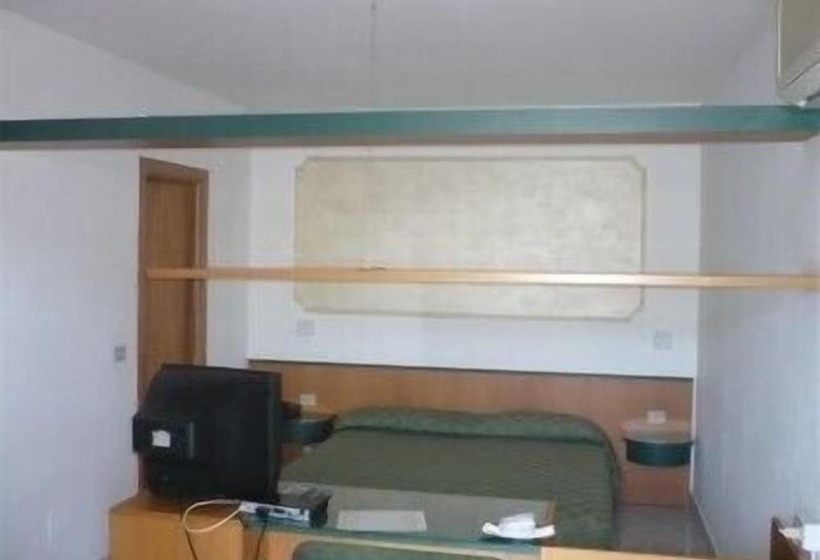 غرفة قياسية, Ambrosio La Corte