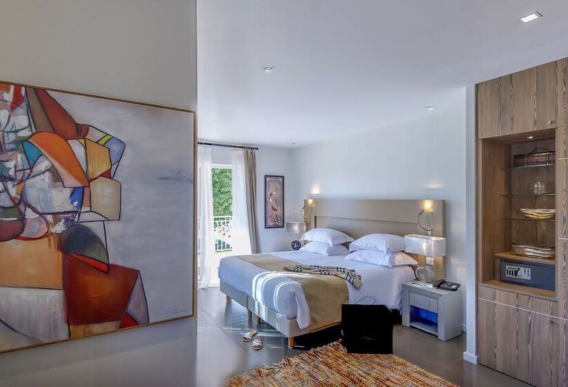 테라스 디럭스 룸, Hôtel Golf & Spa Château De La Bégude The Originals Collection