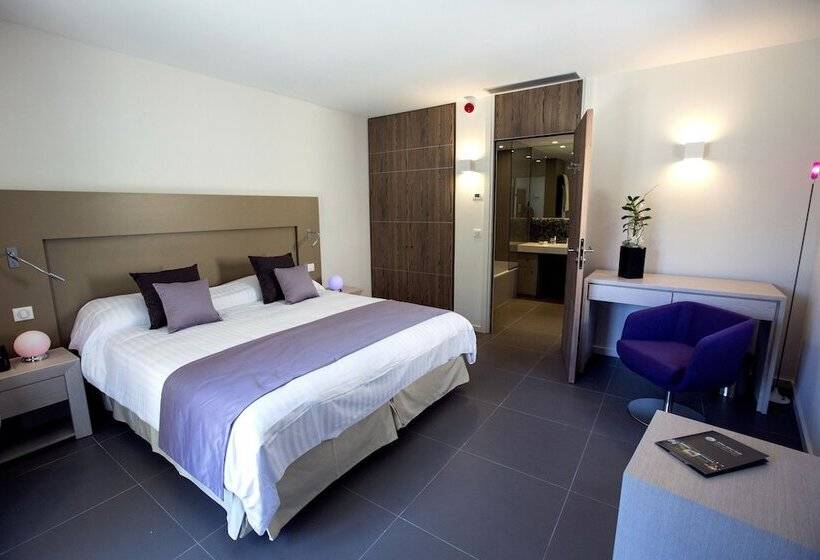 디럭스 룸, Hôtel Golf & Spa Château De La Bégude The Originals Collection