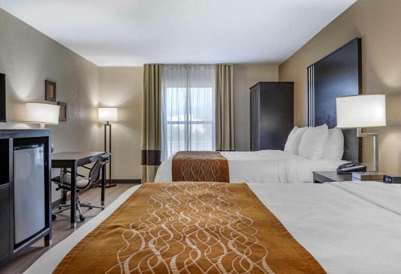 جناح, Comfort Inn Near Downtown & Blue Ridge Pkwy