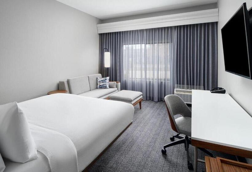 اتاق استاندارد با تخت بزرگ برای معلولان, Courtyard Baton Rouge Siegen Lane