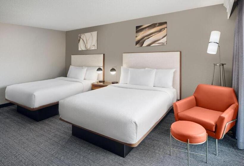 장애인을 위한 스탠다드 룸, Courtyard Baton Rouge Siegen Lane