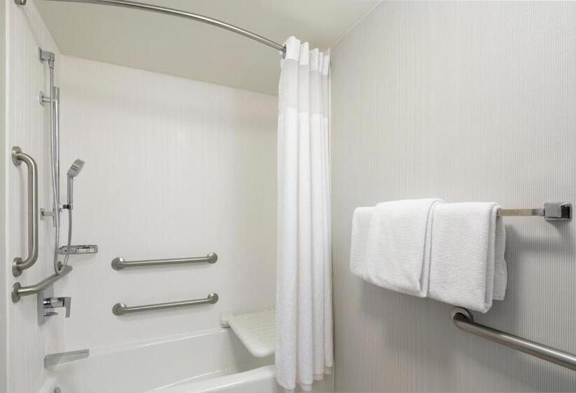 Номер Стандарт Кровать Кинг Адаптированный для Инвалидов, Courtyard By Marriott Austin Round Rock