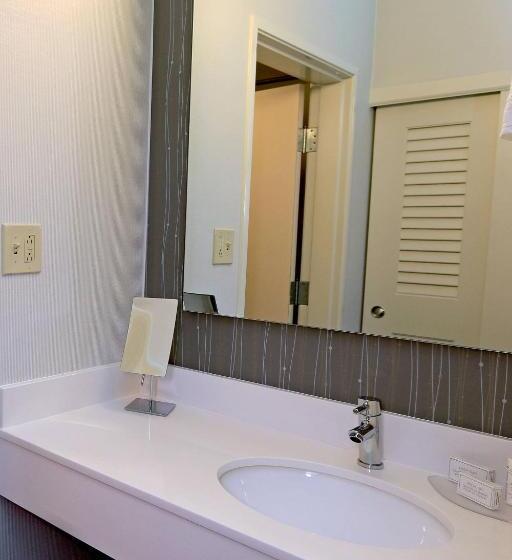 Номер Стандарт Кровать Кинг Адаптированный для Инвалидов, Courtyard By Marriott Austin Round Rock