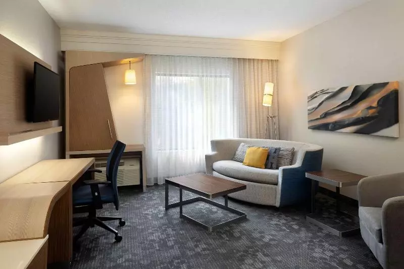 キングサイズベッドのスイートルーム, Courtyard By Marriott Austin Round Rock