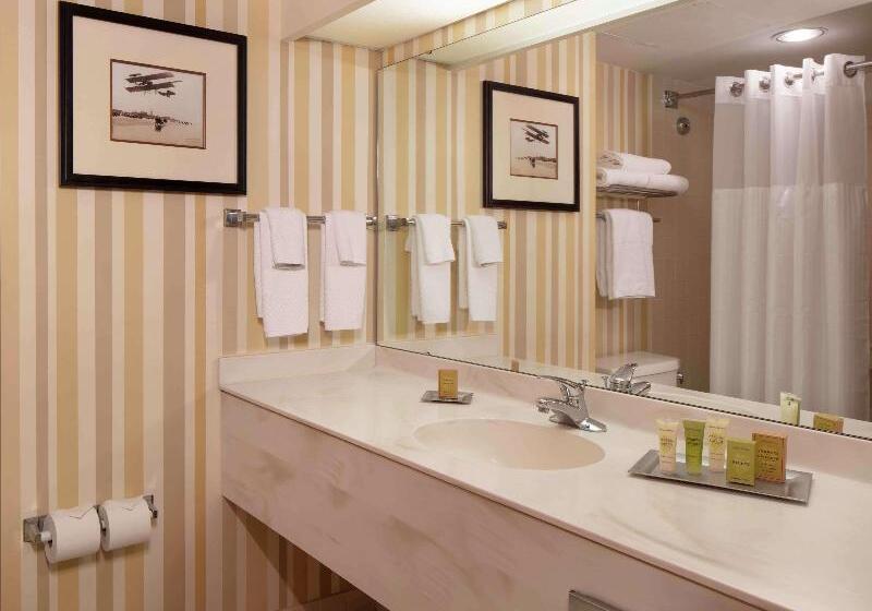 חדר סטנדרט עם מיטת קינג, Hilton Daytona Beach Oceanfront Resort