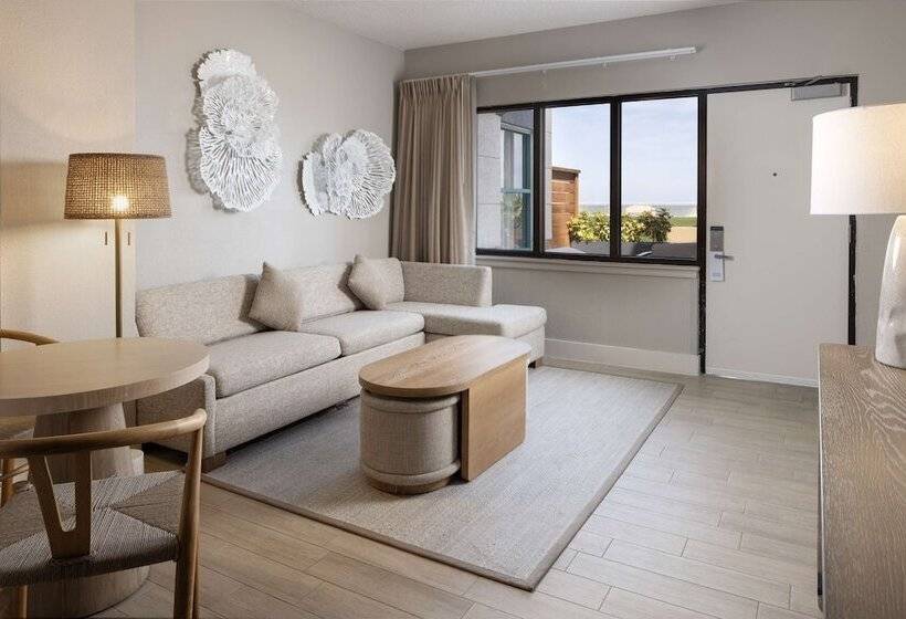 جناح, Hilton Daytona Beach Oceanfront Resort