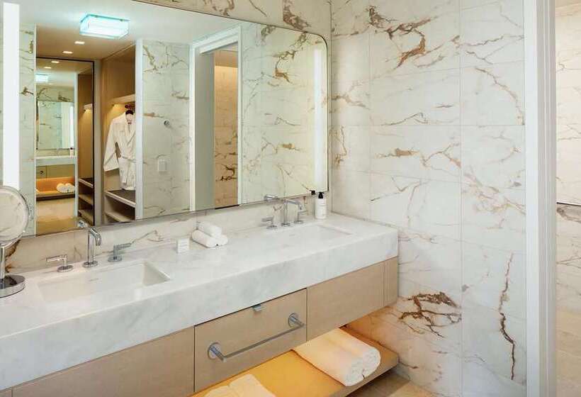 חדר סטנדרט עם מיטת קינג, Hilton Daytona Beach Oceanfront Resort