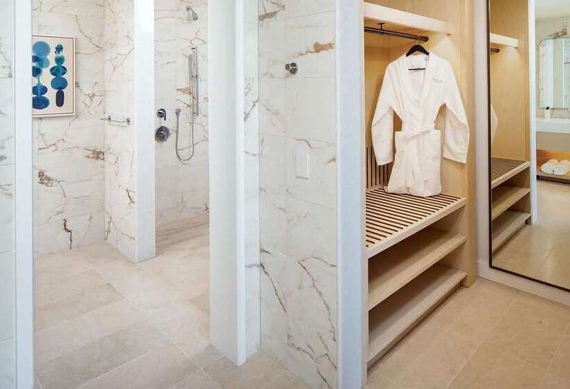 חדר סטנדרט עם מיטת קינג, Hilton Daytona Beach Oceanfront Resort