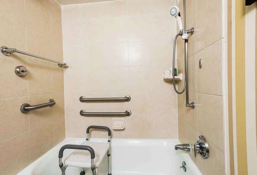 جناح, Hilton Daytona Beach Oceanfront Resort