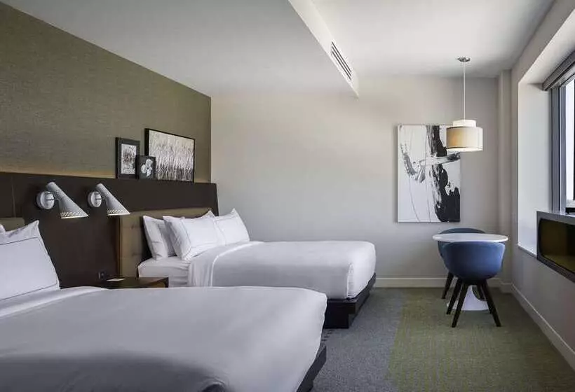 Standard-invahuone, Hilton Daytona Beach Oceanfront Resort