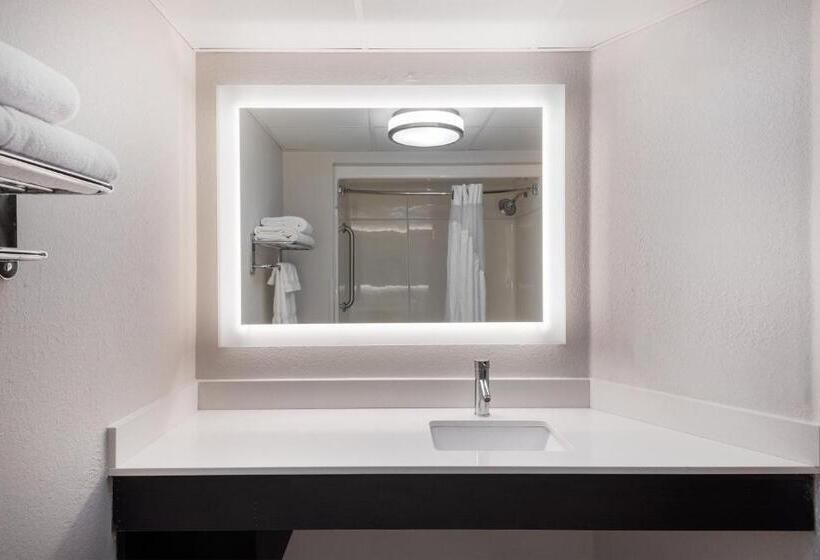 Стандартный Номер Кровать Кинг, Holiday Inn Express Hillsville, An Ihg