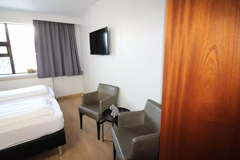 身障者適用キングサイズベッドルーム, Holiday Inn Express Hillsville, An Ihg