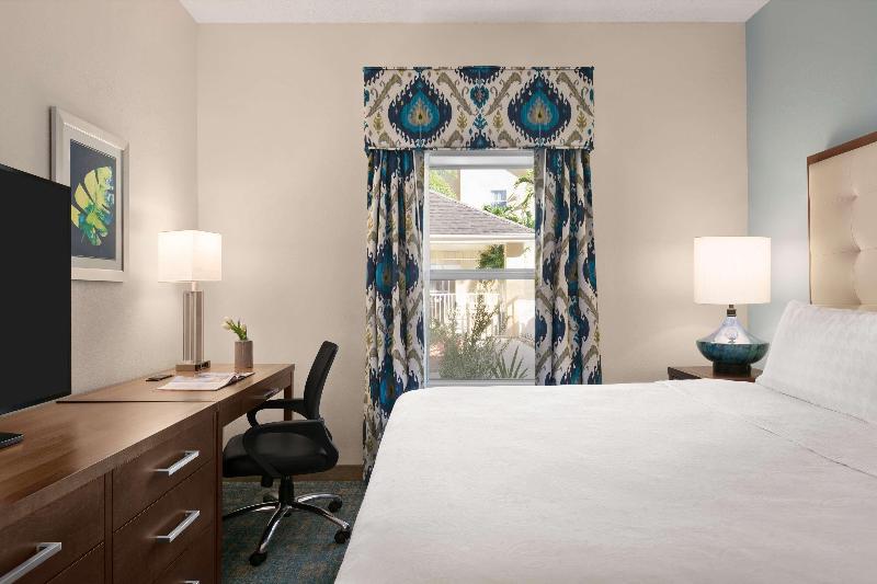 מיטת קינג בסוויטה, Homewood Suites By Hilton Fort Myers