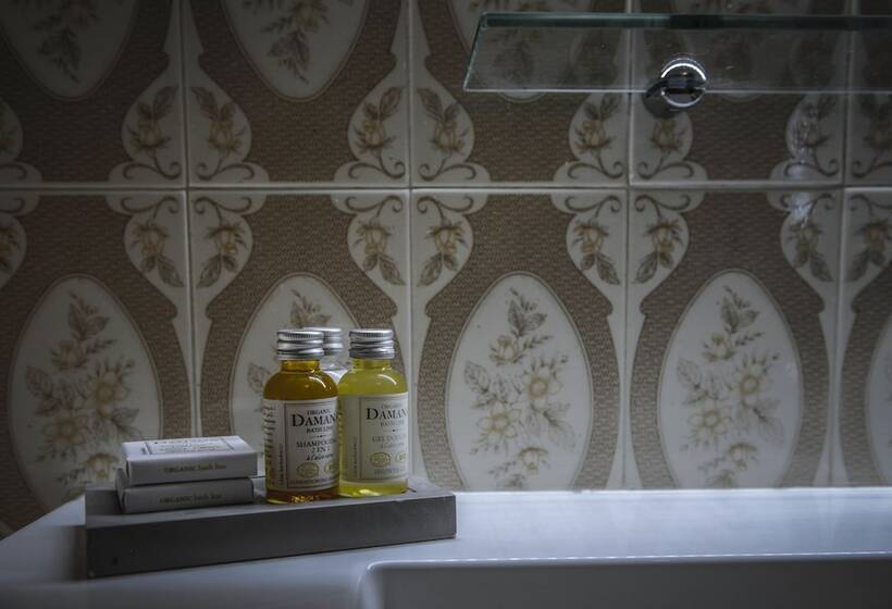 غرفة قياسية, Hostellerie Les Griffons