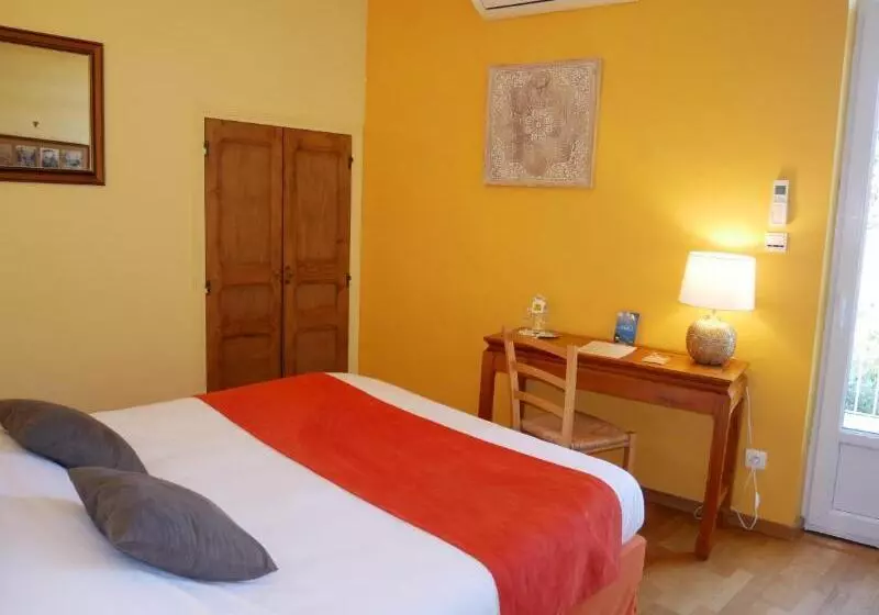 スーペリアトリプルルーム, Hôtel La Bastide Des Monges