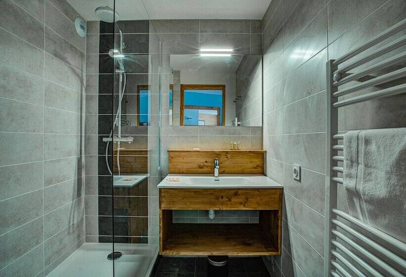 스탠다드 트리플 룸, Hôtel Le Montana