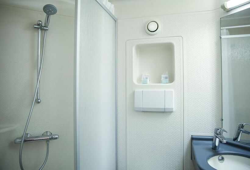 Номер Стандарт Трехместный, Inn Design Dijon Sud