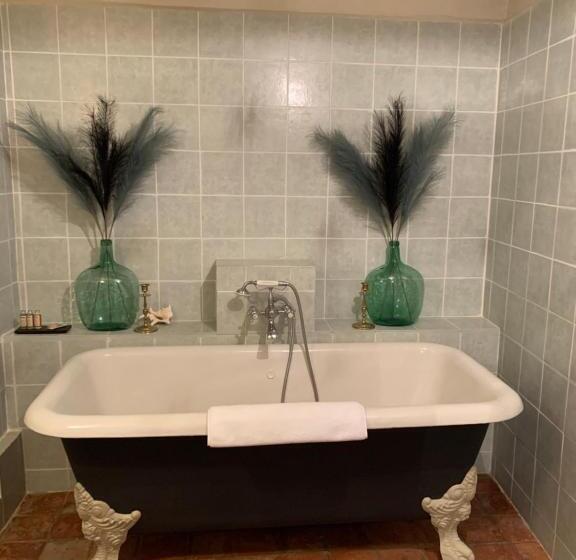 スーペリアールーム, La Bouscatière