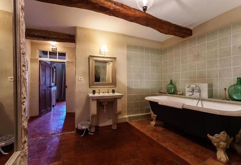 スーペリアールーム, La Bouscatière