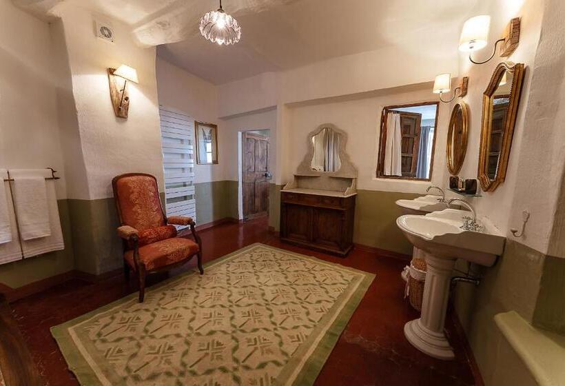 スタンダードルーム, La Bouscatière