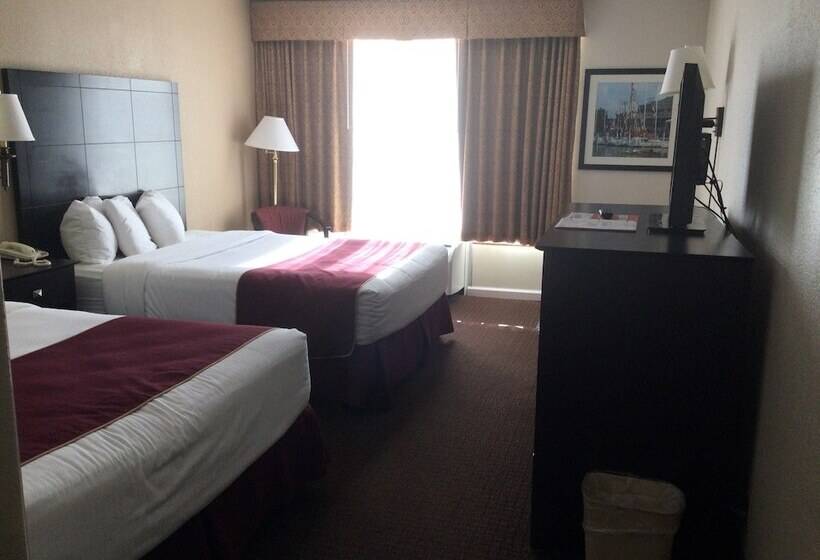 带2个双人床的标准工作室, Ramada By Wyndham Grayling Hotel & Conference Center