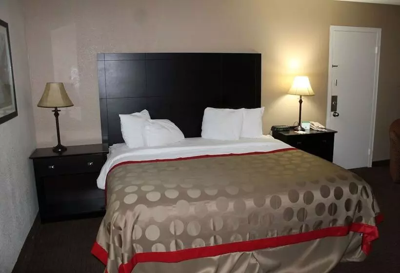 ダブルベッドスタンダードルーム, Ramada By Wyndham Grayling Hotel & Conference Center