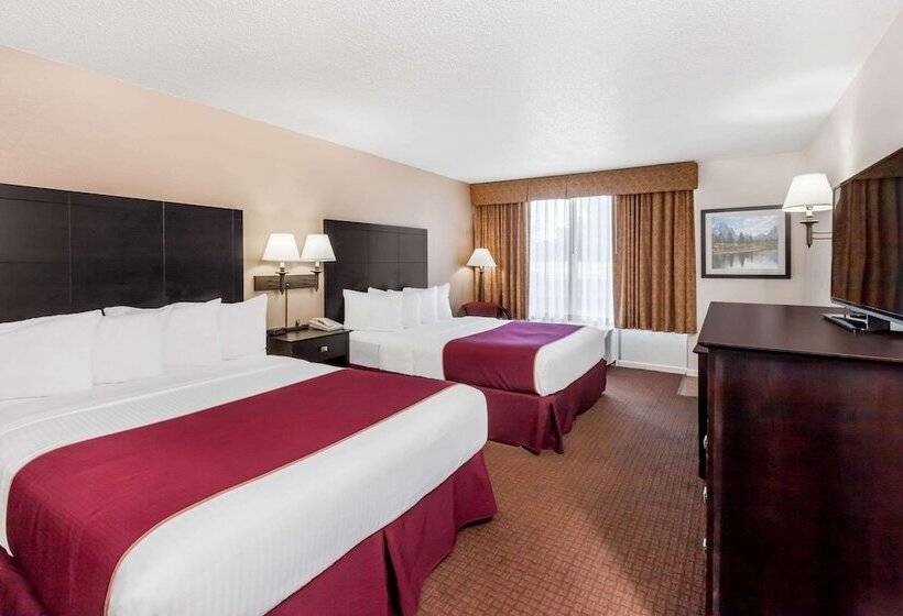 带2个双人床的标准工作室, Ramada By Wyndham Grayling Hotel & Conference Center