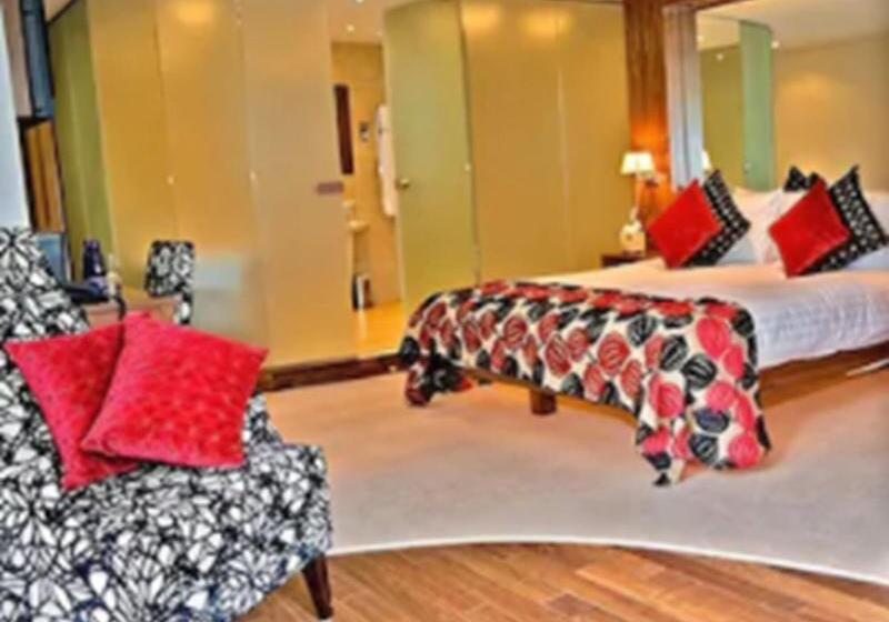 带大床的套房, Ramada By Wyndham Grayling Hotel & Conference Center