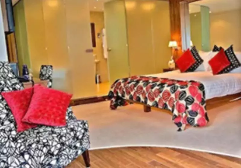 キングサイズベッドのスイートルーム, Ramada By Wyndham Grayling Hotel & Conference Center