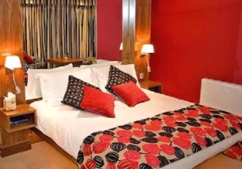 キングサイズベッドのスイートルーム, Ramada By Wyndham Grayling Hotel & Conference Center
