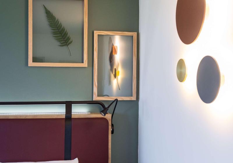 带大床的套房, Ramada By Wyndham Grayling Hotel & Conference Center