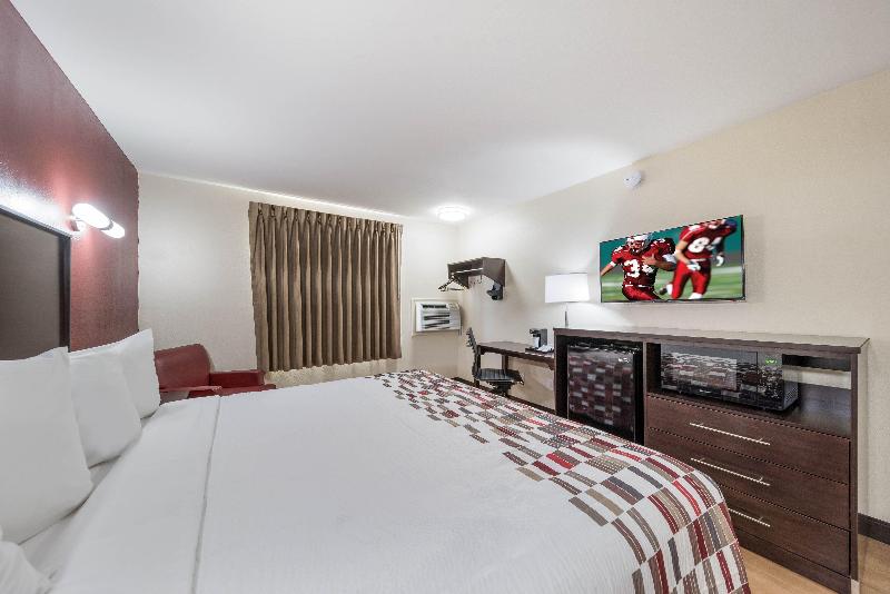 带大床的高级房间, Red Roof Inn & Suites Denton