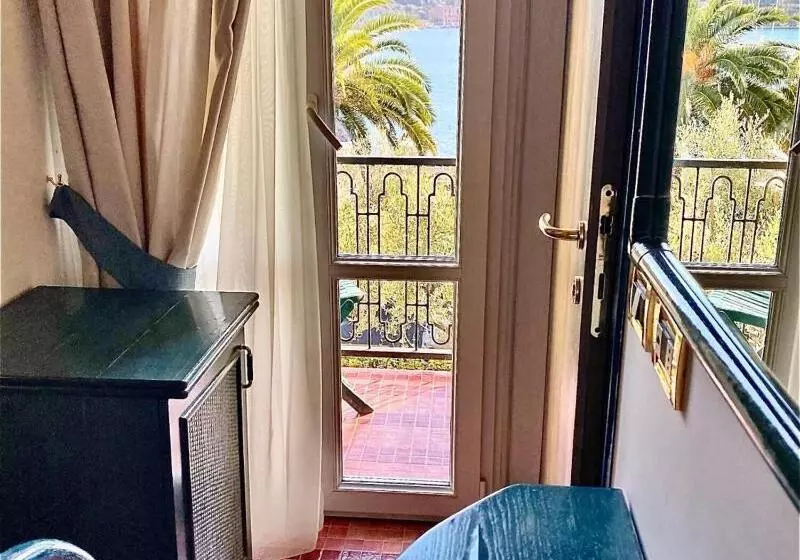 اتاق استاندارد با چشم‌انداز دریا, Della Baia