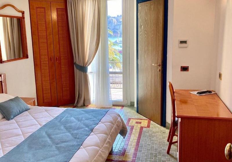 اتاق استاندارد با چشم‌انداز دریا, Della Baia