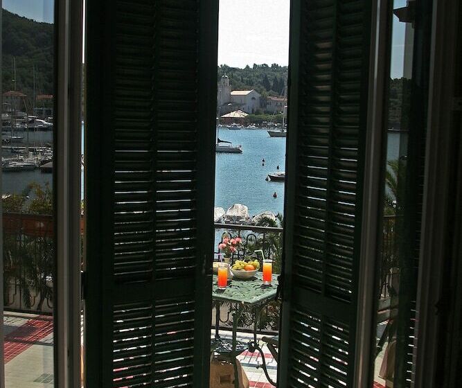 غرفة قياسية مطلّة علي البحر, Della Baia