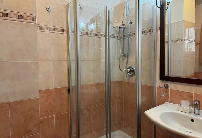 コンフォートルーム, Euro House Inn Airport