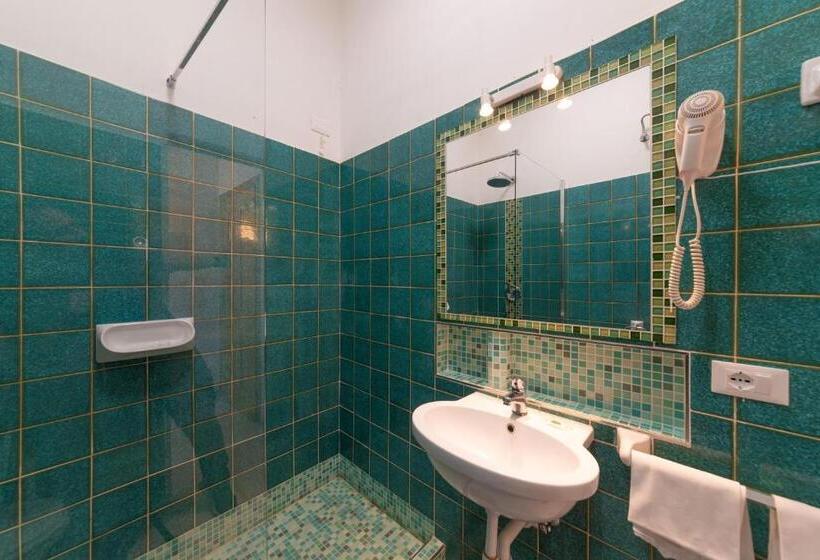 اتاق راحتی سه تخته, Europa