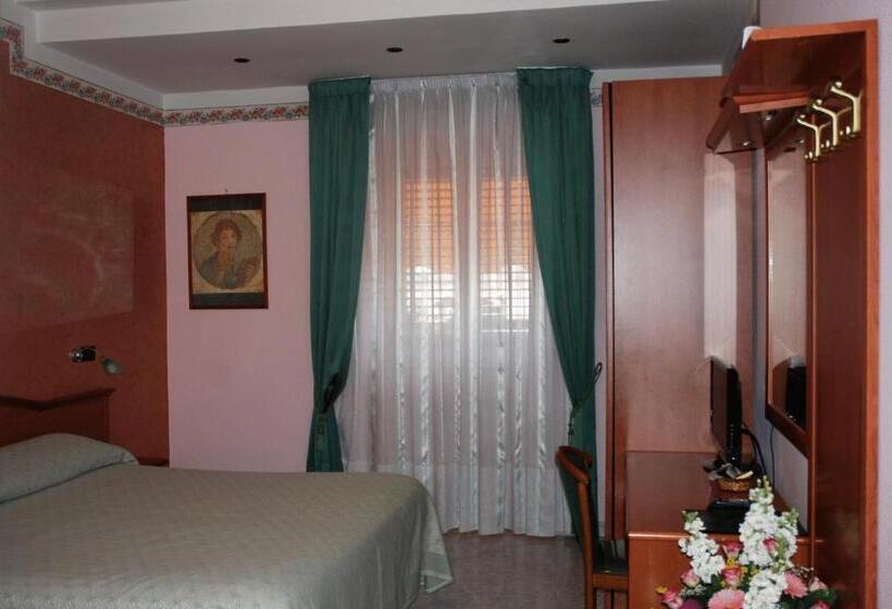 חדר סטנדרט לשלושה, Grillo Verde