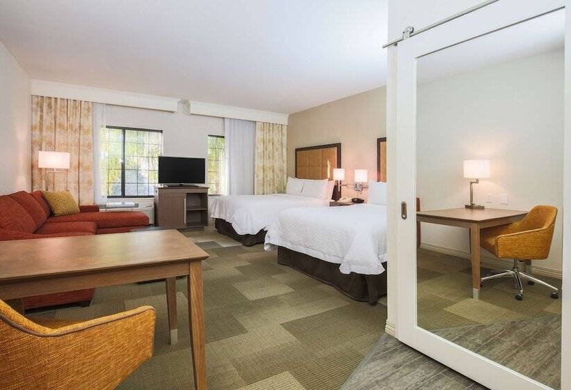 スタンダードスタジオ, Hampton Inn And Suites Camarillo