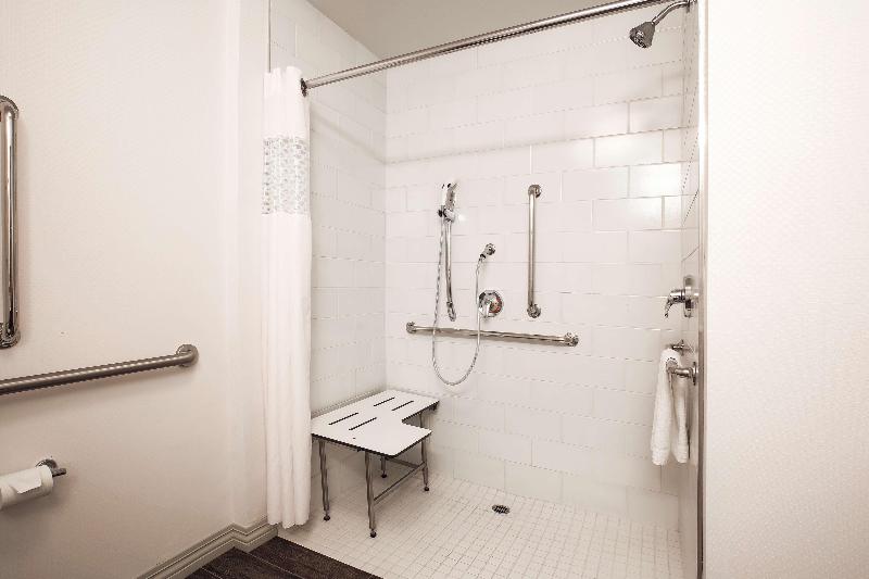 带大床的标准间, Hampton Inn And Suites Camarillo