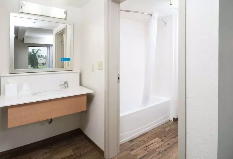 スタンダードスタジオ, Hampton Inn & Suites Wilson I 95