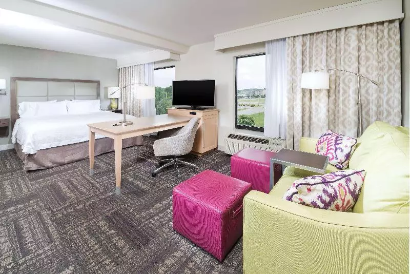 キングサイドベッドのスタンダードワンルーム, Hampton Inn & Suites Wilson I 95