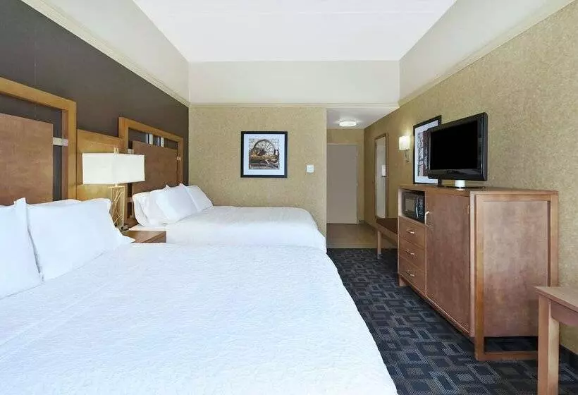 ２ダブルベッドのスタンダードルーム, Hampton Inn Clinton