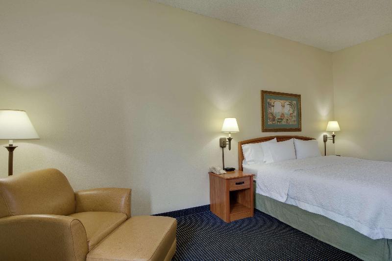 חדר סטנדרט עם מיטת קינג, Hampton Inn Ft. Lauderdale Commercial Blvd