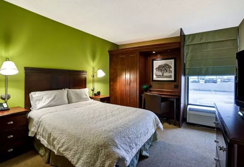 身障者適用スタンダードルーム, Hampton Inn Morgantown