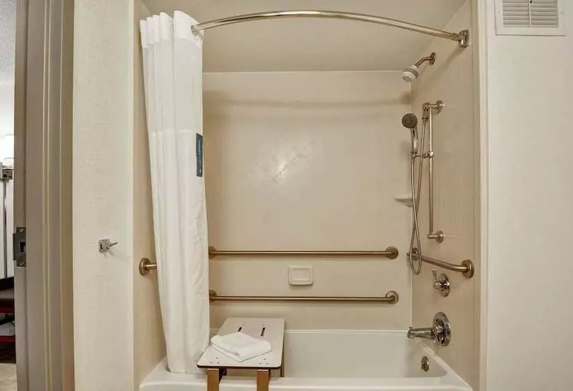 身障者適用スタンダードルーム, Hampton Inn Morgantown