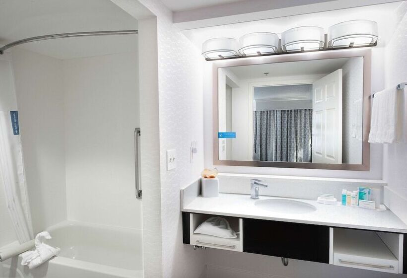 إستوديو قياسى, Hampton Inn & Suites Atlantagalleria